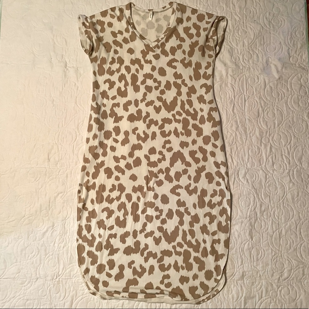 Midi Leopard Print dress with pockets. Crème and Tan, Large